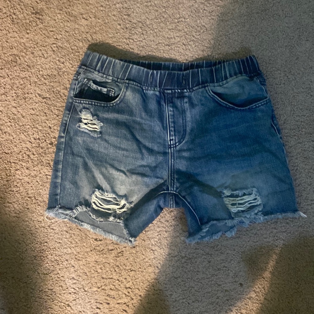 Stretchy denim shorts